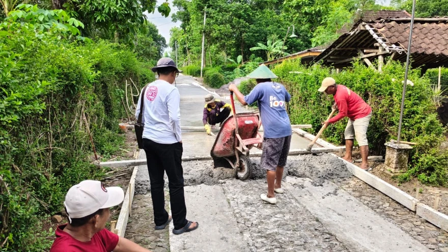 Pembangunan/Rehabilitasi Jalan Rabat Beton Dusun Butuh Desa Waru yang Bersumber dari Bankeu Provinsi (APBD Provinsi Jawa Tengah) Tahun Anggaran 2025 Tahap II