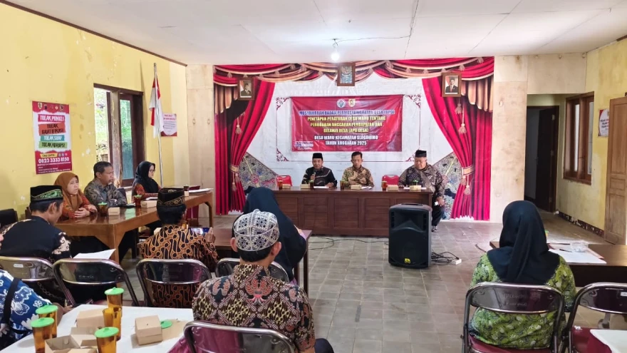 Musyawarah BPD Penetapan Peraturan Desa Waru tentang Perubahan APBDes Tahun Anggaran 2025