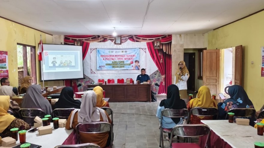 Penyuluhan Penyakit Menular dan Penyakit Tidak Menular di Desa Waru